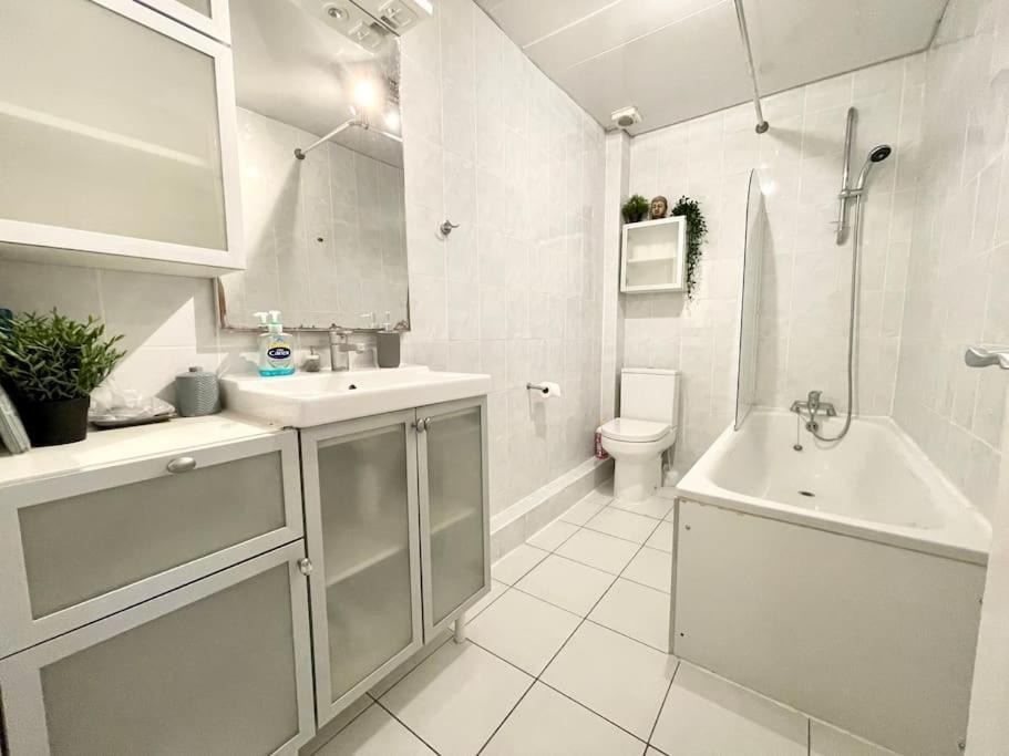 *New* Beautiful 2 Bedroom House In Central Location London Luaran gambar